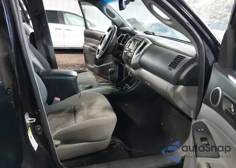 2013 Toyota Tacoma Prerunner V6 z USA, uszkodzony, nr VIN 3TMJU4GN1DM145875